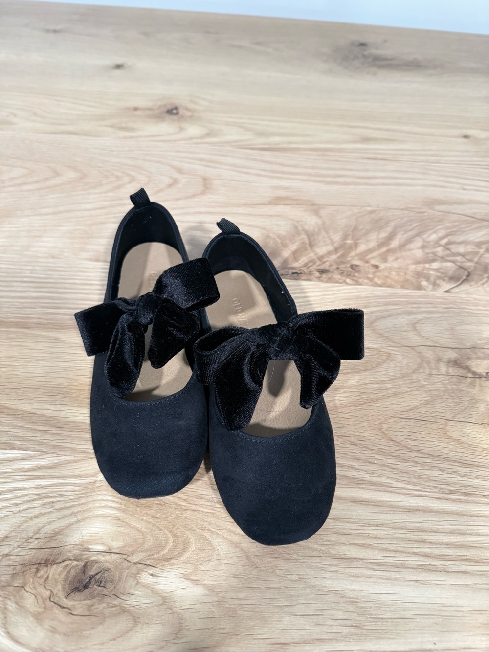 Girls Old Navy Black Bow Mary Jane Flats-Size 11